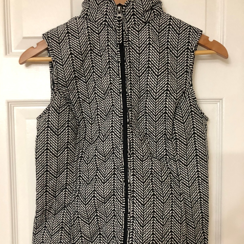 NWT Van Heusen Women's Printed Quilted Vest